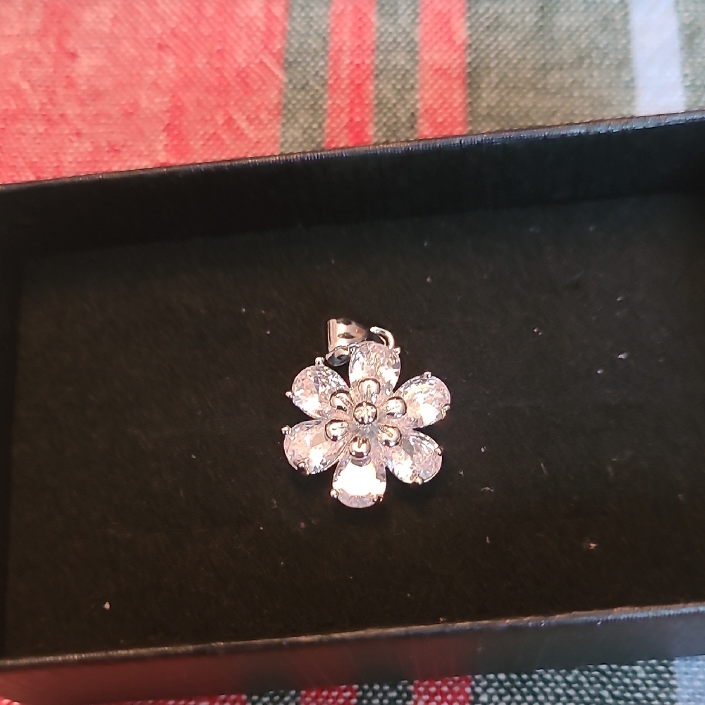 Pretty Bird Silver Floral Pendant